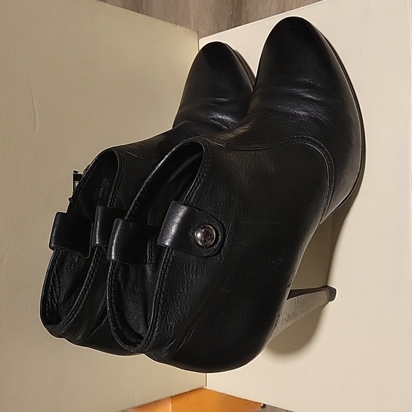 Coach Aliza waxy leather bootie - Picture 5 of 9